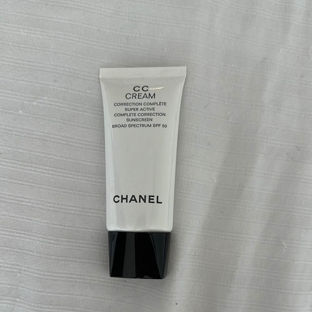 Chanel CC Cream complete correction sunscreen 20 Beige